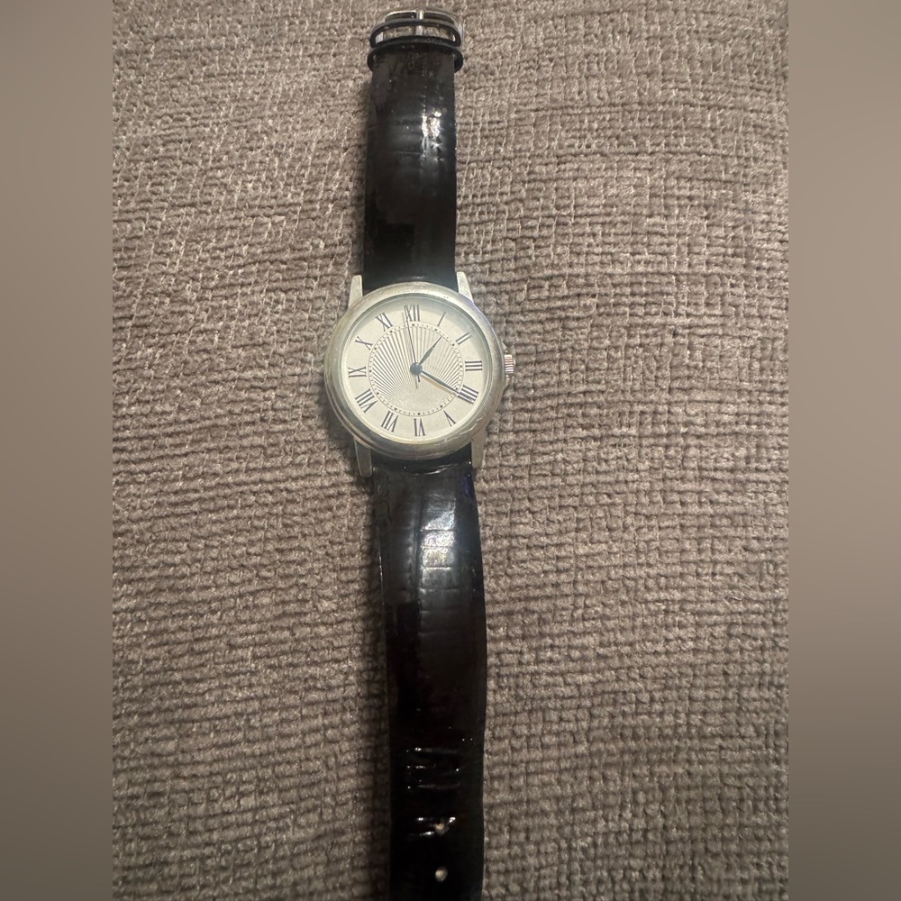 Coldwater Creek Watch Leather Strap Roman Numeral Classic Dress W